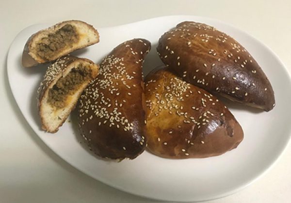 לחמנייה ממולאת בשר